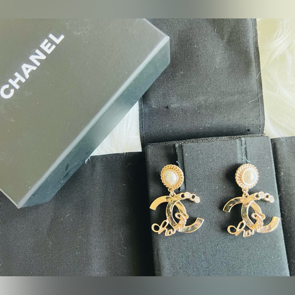 Chanel Logo Dangle earrings